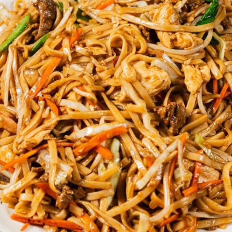 Delicious Lo Mein and Noodle Dishes